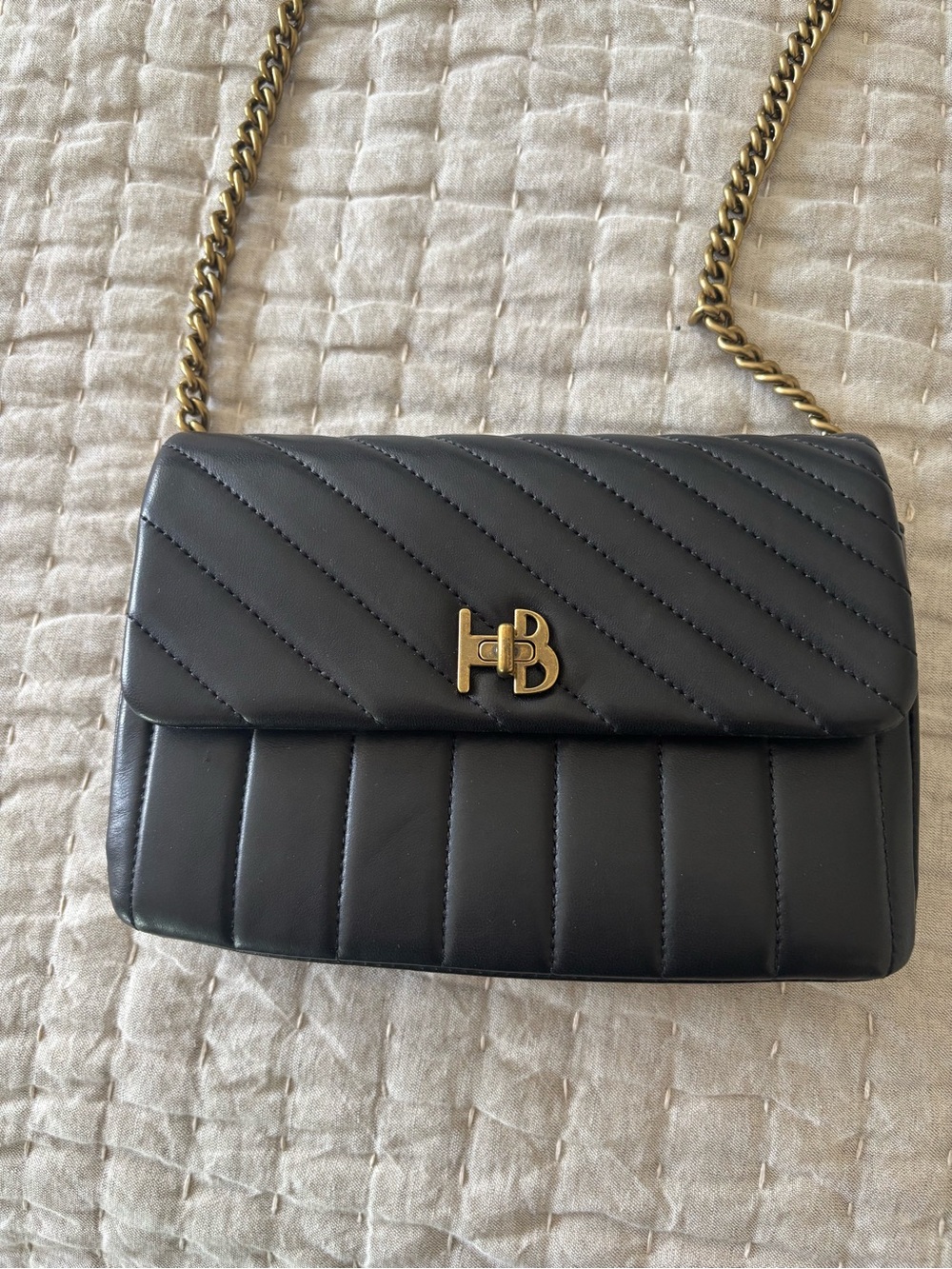 Gorgeous never used black leather Henri Bendel shoulder bag 🖤